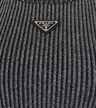 Close-up from Silver ribbed top - CALIENTE