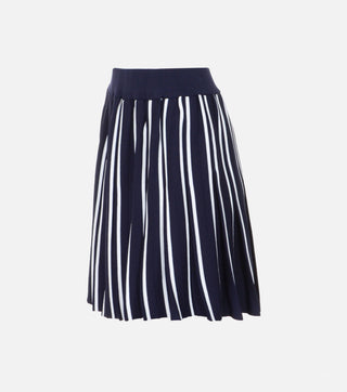 Side of skirt from Navy set with pleated skirt - Caliente