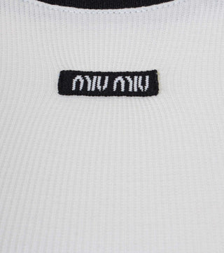 Close-up of White ribbed cotton t-shirt - CALIENTE